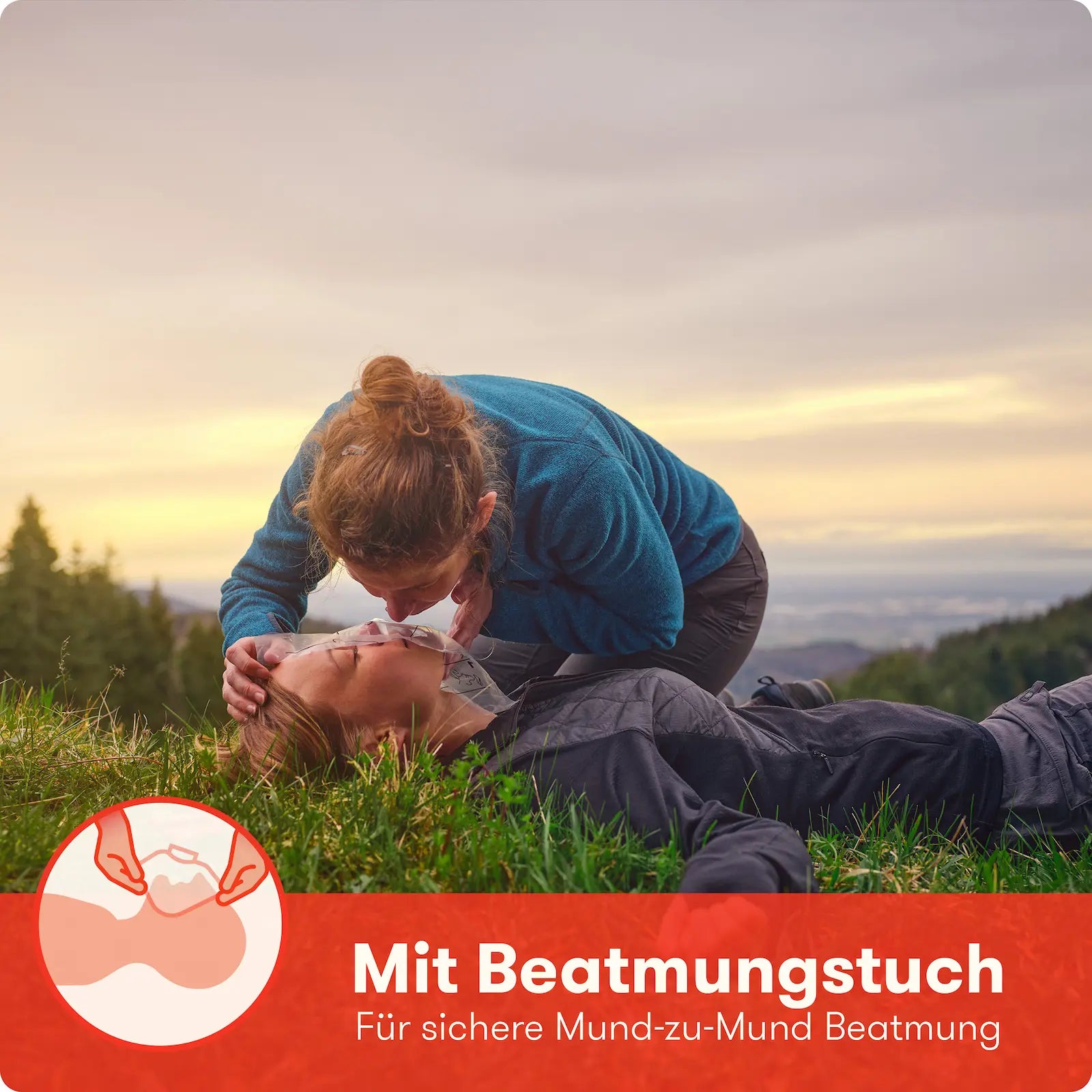 Frau verwendet Beatmungstuch für sichere Mund-zu-Mund-Beatmung bei Wanderung
